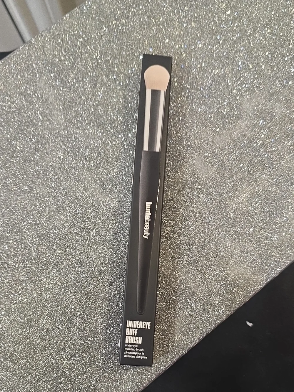 Huda Beauty UnderEye Buff Brush